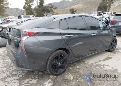 2016 Toyota Prius Four Touring z USA, uszkodzony, nr VIN JTDKARFU8G3015083